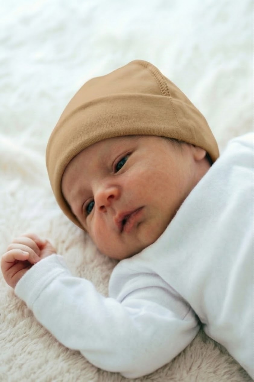 Шапочка для новорожденных тонкая капучино 1